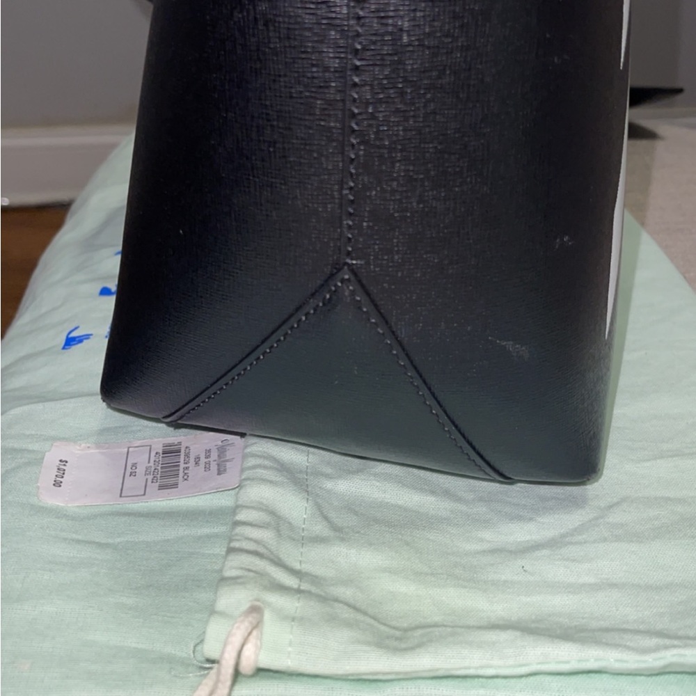 Authentic Pre-loved with no signs of wear smoke free and animal free home